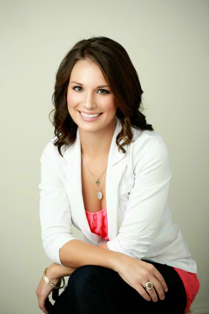 The Perfect Recipe for a Fun Karaoke Night with Friends 7